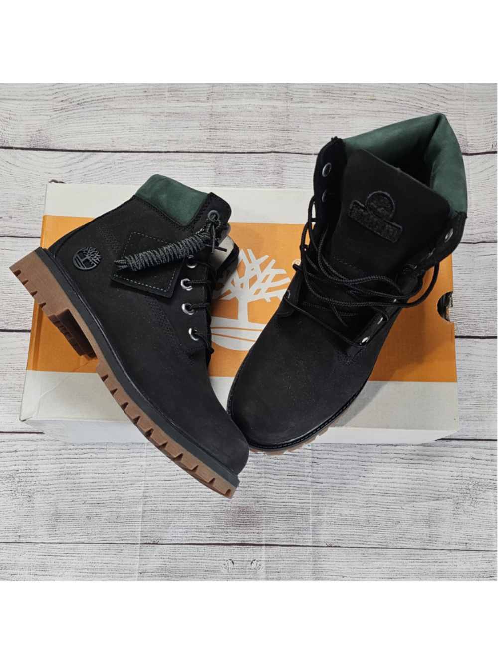 Timberland sz 5 black nubuck, with green accents//6 in lace up waterproof boots